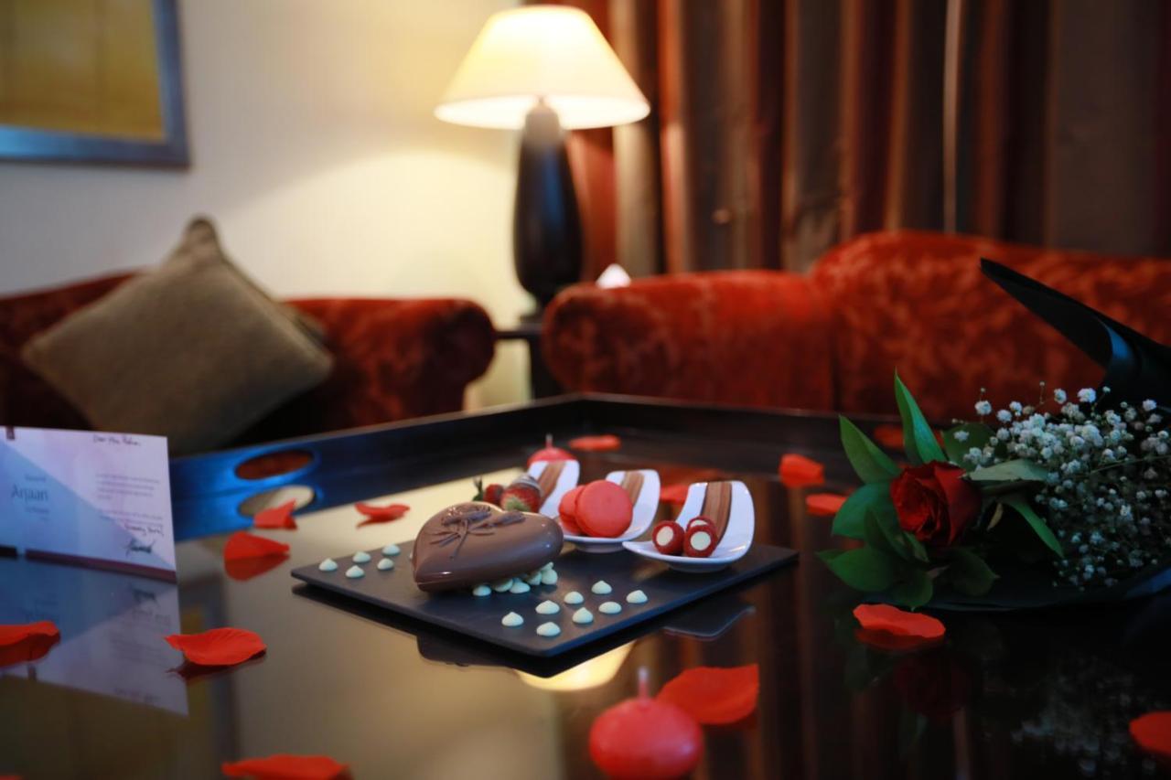 Raouche Arjaan By Rotana Aparthotel Beirut Exterior photo