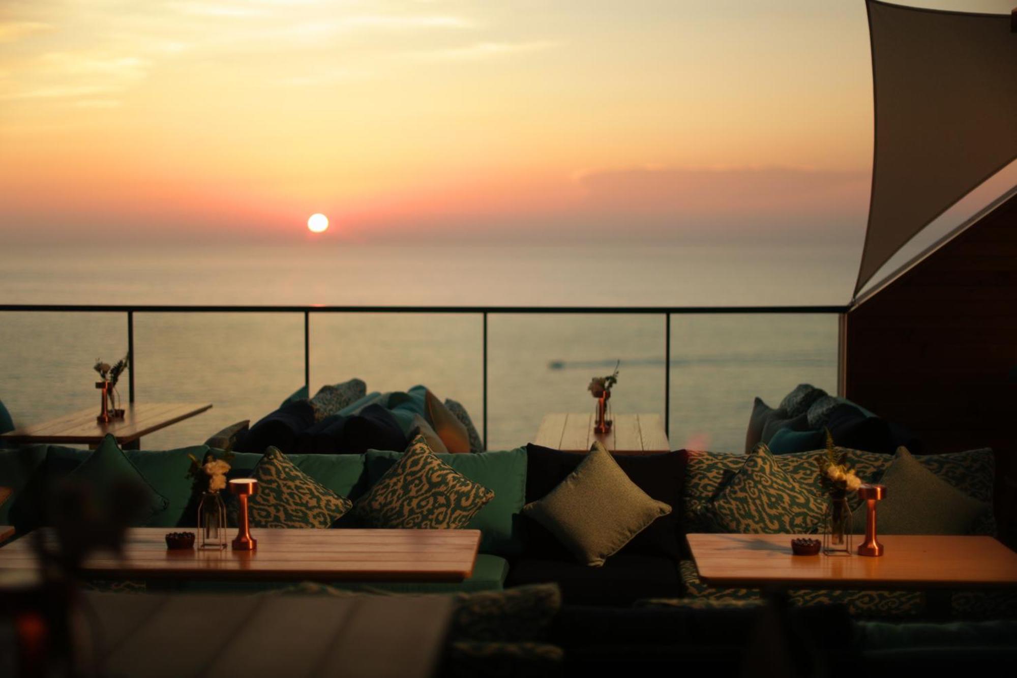 Raouche Arjaan By Rotana Aparthotel Beirut Exterior photo