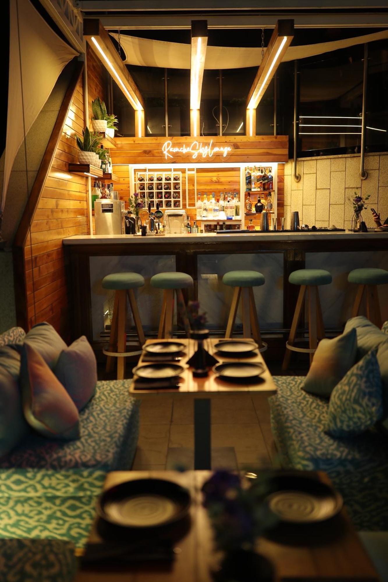 Raouche Arjaan By Rotana Aparthotel Beirut Exterior photo