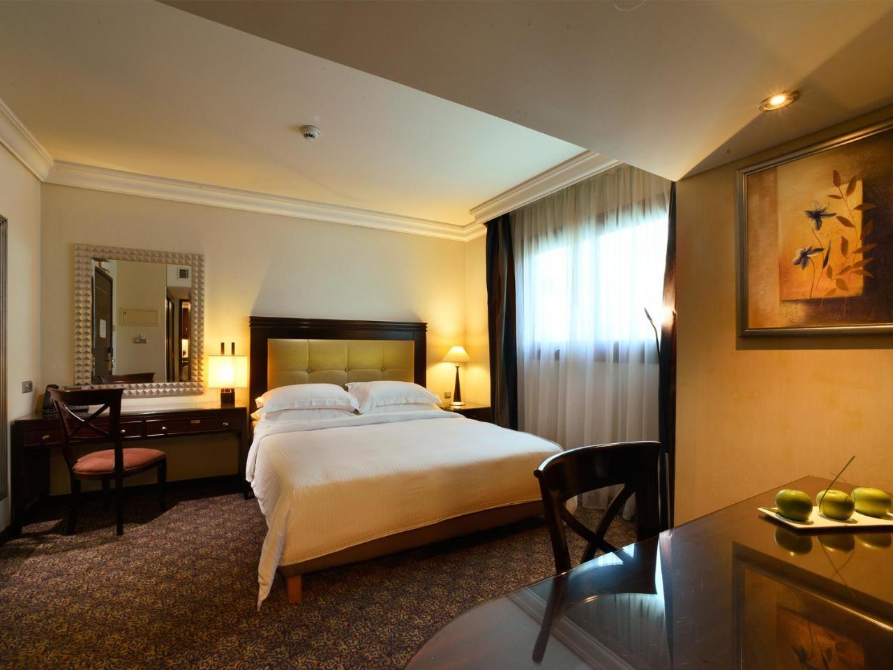 Raouche Arjaan By Rotana Aparthotel Beirut Exterior photo