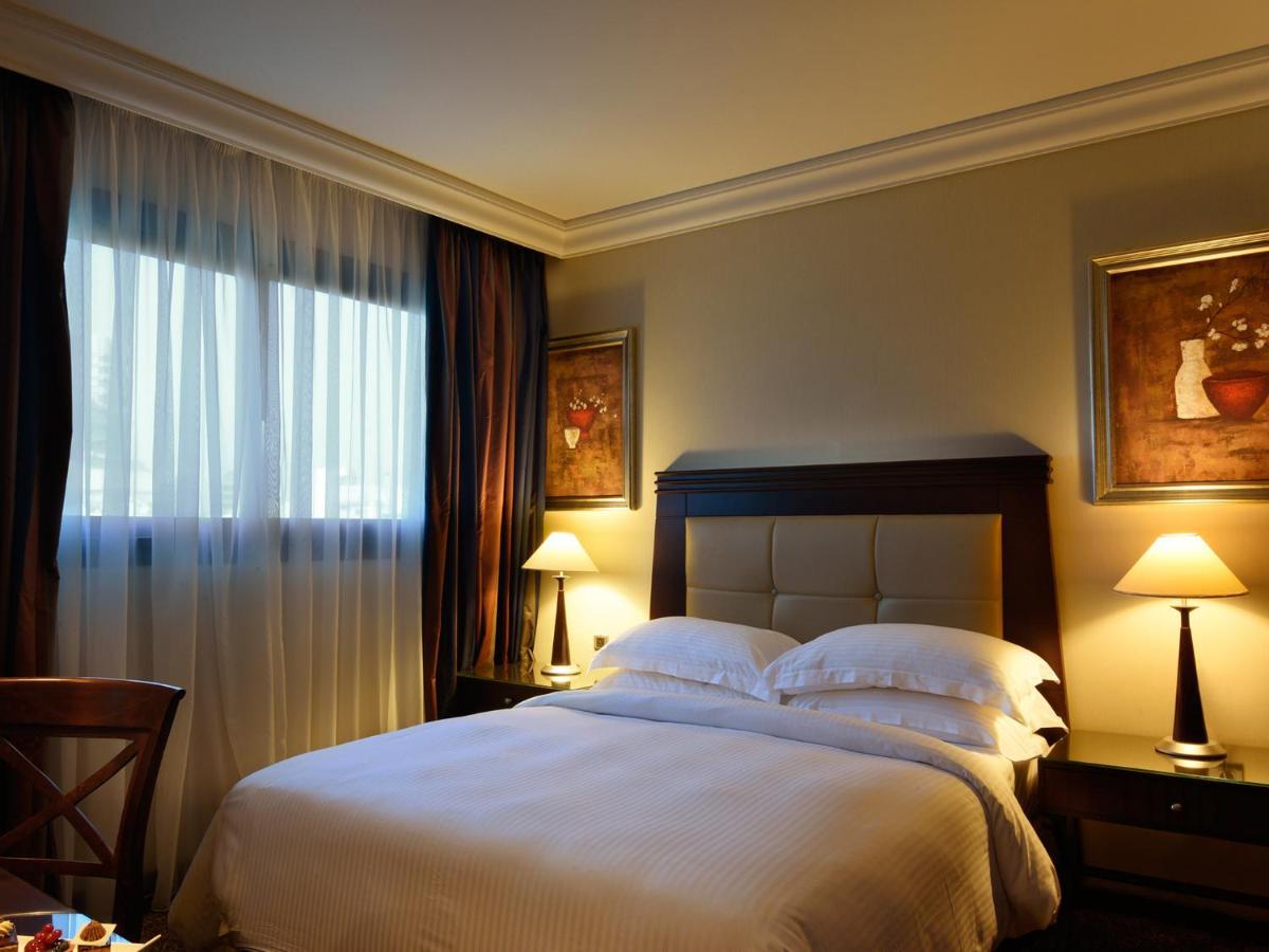 Raouche Arjaan By Rotana Aparthotel Beirut Exterior photo